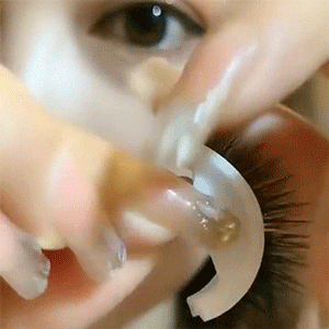 Reusable Self-Adhesive Eyelashes (BUY 1 GET 1 FREE)